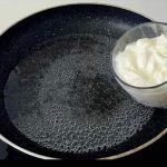 Samo sipajte JOGURT u kipuću vodu, dodajte brašno i ne morate ujutro ići u prodavnicu: Skoro NIKO za ovo ne zna! Samo sipajte JOGURT u kipuću vodu, dodajte brašno i ne morate ujutro ići u prodavnicu: Skoro NIKO za ovo ne zna! - featured image