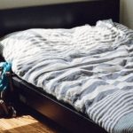 KREVET U SPAVAĆOJ SOBI NIPOŠTO NE SMIJE OVAKO DA STOJI: 1 Greška koju svi pravimo donosi nesreću