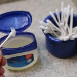 Vazelin trenutno najtraženija krema na svijetu zbog trika koji su žene otkrile Vazelin trenutno najtraženija krema na svijetu zbog trika koji su žene otkrile - featured image