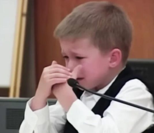 “TO JE MOJA…” Sedmogodišnji dečak otkrio kako je MAJKA UBILA NJEGOVU SESTRU, reči KIDAJU DUŠU NA KOMADE! (VIDEO) “TO JE MOJA…” Sedmogodišnji dečak otkrio kako je MAJKA UBILA NJEGOVU SESTRU, reči KIDAJU DUŠU NA KOMADE! (VIDEO) - featured image