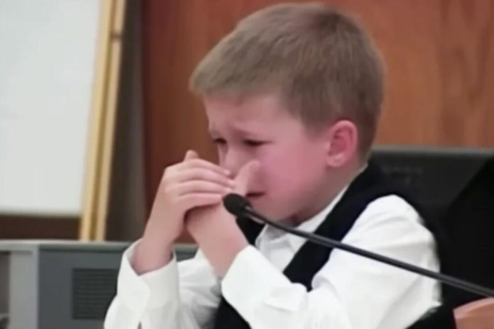 “TO JE MOJA…” Sedmogodišnji dečak otkrio kako je MAJKA UBILA NJEGOVU SESTRU, reči KIDAJU DUŠU NA KOMADE! (VIDEO) - featured image “TO JE MOJA…” Sedmogodišnji dečak otkrio kako je MAJKA UBILA NJEGOVU SESTRU, reči KIDAJU DUŠU NA KOMADE! (VIDEO) - featured image