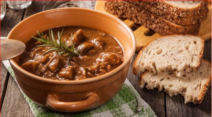 ČUVENI KUHAR OTKRIO RECEPT ZA PRAVI GULAŠ: Zbog 1 sastojka meso bude mekano kao duša, a saft preukusan🍲🍲🍲 ČUVENI KUHAR OTKRIO RECEPT ZA PRAVI GULAŠ: Zbog 1 sastojka meso bude mekano kao duša, a saft preukusan🍲🍲🍲 - featured image