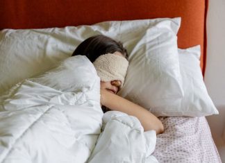 Večeras OBAVEZNO stavite OVO ispod jastuka: Dok vi spavate NOVAC će početi da se GOMILA Večeras OBAVEZNO stavite OVO ispod jastuka: Dok vi spavate NOVAC će početi da se GOMILA - featured image