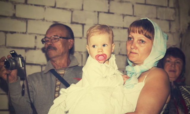 “Svekrva je zahtevala da uradimo DNK test za sina jer je ličio na komšiju, a ne na oca: Kad su stigli rezultati, zanemela je od šoka”