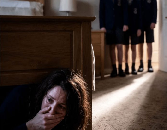 Sakrila sam se ispod kreveta i čula istinu koju nijedna majka ne želi da zna - featured image Sakrila sam se ispod kreveta i čula istinu koju nijedna majka ne želi da zna - featured image