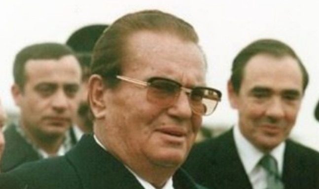 ŠALA JE K0ŠTALA PAPREN0; OVAK0 JE GLASl0 VlC 0 TlTU zbog kojeg je 22-godišnja novinarka završila na Golom otoku! ŠALA JE K0ŠTALA PAPREN0; OVAK0 JE GLASl0 VlC 0 TlTU zbog kojeg je 22-godišnja novinarka završila na Golom otoku! - featured image