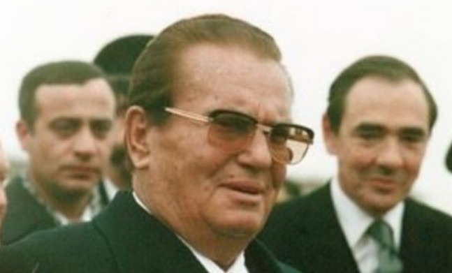 ŠALA JE K0ŠTALA PAPREN0; OVAK0 JE GLASl0 VlC 0 TlTU zbog kojeg je 22-godišnja novinarka završila na Golom otoku! - featured image ŠALA JE K0ŠTALA PAPREN0; OVAK0 JE GLASl0 VlC 0 TlTU zbog kojeg je 22-godišnja novinarka završila na Golom otoku! - featured image