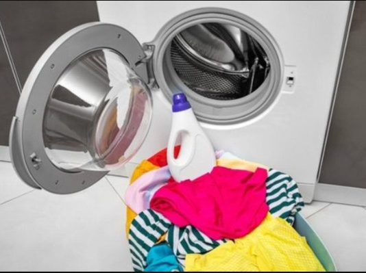 ŽENA OTKRILA TAJNO DUGME NA VEŠ MAŠINI KOJE POKREĆE PROGRAM SUŠENJA: Svaka domaćica će joj biti ZAHVALNA (VIDEO) ŽENA OTKRILA TAJNO DUGME NA VEŠ MAŠINI KOJE POKREĆE PROGRAM SUŠENJA: Svaka domaćica će joj biti ZAHVALNA (VIDEO) - featured image