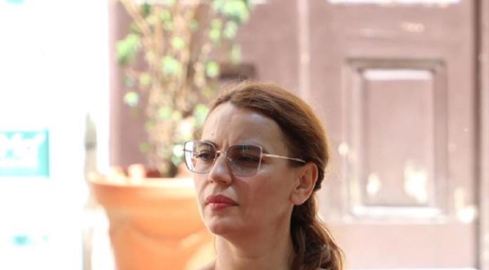 “Nisam imala nijedan simptom. Rak je naišao kao cunami, napao me sa svih strana i razorio me”: Ovako je naša čuvena glumica saznala da ima opaku bolest “Nisam imala nijedan simptom. Rak je naišao kao cunami, napao me sa svih strana i razorio me”: Ovako je naša čuvena glumica saznala da ima opaku bolest - featured image