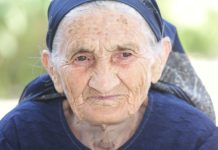 Stara narodna verovanja kažu da ove pojave nagoveštavaju buduće događaje: Ako tuđi pas zalaje ispred vaše kuće… Stara narodna verovanja kažu da ove pojave nagoveštavaju buduće događaje: Ako tuđi pas zalaje ispred vaše kuće… - featured image