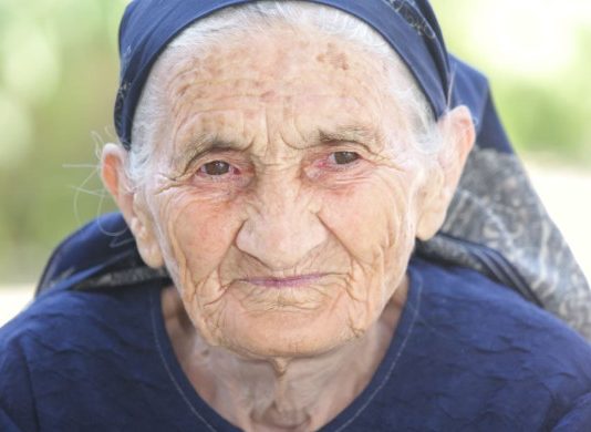 Stara narodna verovanja kažu da ove pojave nagoveštavaju buduće događaje: Ako tuđi pas zalaje ispred vaše kuće… Stara narodna verovanja kažu da ove pojave nagoveštavaju buduće događaje: Ako tuđi pas zalaje ispred vaše kuće… - featured image