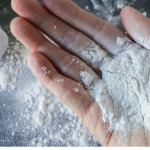 TREBALI SMO OVO RANIJE ZNATI: Puder za bebe ima MOĆI za koje niste MOGLI ni sanjati JEFTINO, A ČUDESNO!