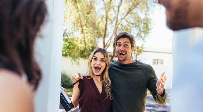 Nikada ne pozivaju goste u kuću? Psiholozi kažu da to govori OVO o njihovoj ličnosti Nikada ne pozivaju goste u kuću? Psiholozi kažu da to govori OVO o njihovoj ličnosti - featured image