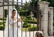 Oterala “prljavu prosjakinju” sa svoje svadbe: Kad je videla šta joj je otac uradio, zanemela je Oterala “prljavu prosjakinju” sa svoje svadbe: Kad je videla šta joj je otac uradio, zanemela je - featured image