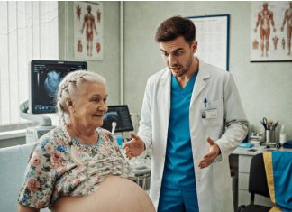 O čemu je vaš ginekolog razmišljao?! – doktori su vrištali tokom porođaja starijoj ženi. A kada su vidjeli KOGA je rodila, jednostavno su ostali bez riječi… 😱😱😱… O čemu je vaš ginekolog razmišljao?! – doktori su vrištali tokom porođaja starijoj ženi. A kada su vidjeli KOGA je rodila, jednostavno su ostali bez riječi… 😱😱😱… - featured image