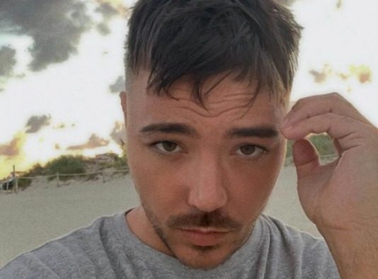 NISMO VIŠE MOGLI DA ĆUTIMO!“ – Komšije iznijele VELIKU tajnu o Milanu Stankoviću! znali smo da nije baš sav svoj (FOTO) NISMO VIŠE MOGLI DA ĆUTIMO!“ – Komšije iznijele VELIKU tajnu o Milanu Stankoviću! znali smo da nije baš sav svoj (FOTO) - featured image