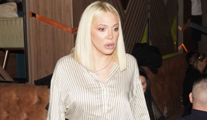Milica Todorović se sa sinom hitno iselila iz stana: Majka je “otkucala”, rasturila još jedan brak, evo s kim se tajno viđala? - featured image Milica Todorović se sa sinom hitno iselila iz stana: Majka je “otkucala”, rasturila još jedan brak, evo s kim se tajno viđala? - featured image