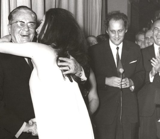 TITOVI LJUDI HTELI DA JE OTRUJU: Olivera Katarina je plaćala skupu cenu svoje lepote – “Stalno su nasrtali na mene” Jovanka je uvijek bila ljubomorna TITOVI LJUDI HTELI DA JE OTRUJU: Olivera Katarina je plaćala skupu cenu svoje lepote – “Stalno su nasrtali na mene” Jovanka je uvijek bila ljubomorna - featured image