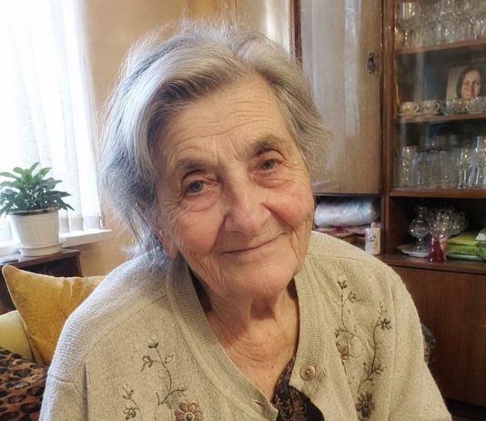 Moja 70-godišnja svekrva patila je od gubitka pamćenja… Mislila sam da se mogu nositi s tim, sve dok nije nestala s mojom bebom po kiši, a ja donijela odluku koju mi suprug možda nikada neće oprostiti… Moja 70-godišnja svekrva patila je od gubitka pamćenja… Mislila sam da se mogu nositi s tim, sve dok nije nestala s mojom bebom po kiši, a ja donijela odluku koju mi suprug možda nikada neće oprostiti… - featured image