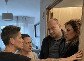 Kad mi je sin prvi put doveo djevojku kući, pomislila sam da je pogriješio adresu. Imala je kratku kosu, tri naušnice u jednom uhu, kožnu jaknu Kad mi je sin prvi put doveo djevojku kući, pomislila sam da je pogriješio adresu. Imala je kratku kosu, tri naušnice u jednom uhu, kožnu jaknu - featured image
