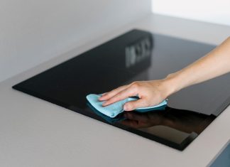 ŽENA PODIJELILA TRIK I ODUŠEVILA SVE: Evo kako se čisti keramička ploča, zaboravite na kupovna sredstva – OVAKO ĆE BITI BLISTAVA I BEZ MRLJE (RECEPT) ŽENA PODIJELILA TRIK I ODUŠEVILA SVE: Evo kako se čisti keramička ploča, zaboravite na kupovna sredstva – OVAKO ĆE BITI BLISTAVA I BEZ MRLJE (RECEPT) - featured image