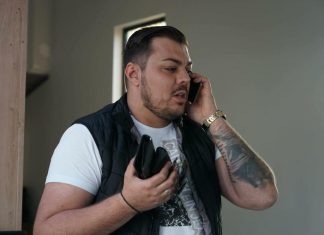 PROCURILA SLIKA NA KOJOJ JE SLOBA VASIĆ OBUČEN KAO MONAH: Fotografija sa Ostroga začudila NACIJU, skrenuo totalno… (FOTO) PROCURILA SLIKA NA KOJOJ JE SLOBA VASIĆ OBUČEN KAO MONAH: Fotografija sa Ostroga začudila NACIJU, skrenuo totalno… (FOTO) - featured image