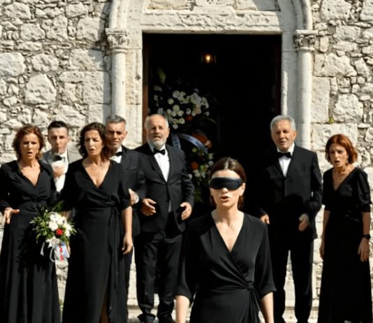 Moja obitelj tražila je od mene da ne dođem na pogreb… jer “izazivam sramotu” zbog svoje slabovidnosti… Moja obitelj tražila je od mene da ne dođem na pogreb… jer “izazivam sramotu” zbog svoje slabovidnosti… - featured image
