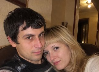 😱💔 Moja baka poklonila je mojoj kćeri stari ogrlicu za rođendan… a moja je majka problijedjela čim ju je ugledala! 😨 Tada mi je otkrila najstrašniju tajnu naše obitelji: moj je djed zlostavljao moju majku kada je imala samo 15 godina… a moja je baka sve znala od samog početka. 💔 😱💔 Moja baka poklonila je mojoj kćeri stari ogrlicu za rođendan… a moja je majka problijedjela čim ju je ugledala! 😨 Tada mi je otkrila najstrašniju tajnu naše obitelji: moj je djed zlostavljao moju majku kada je imala samo 15 godina… a moja je baka sve znala od samog početka. 💔 - featured image