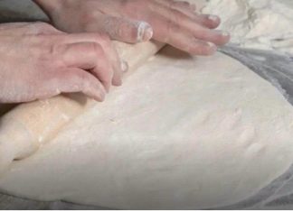 Pekari uvijek rade ovo prije razvlačenja tijesta: Zato kore budu tanke, elastične i ne pucaju Pekari uvijek rade ovo prije razvlačenja tijesta: Zato kore budu tanke, elastične i ne pucaju - featured image